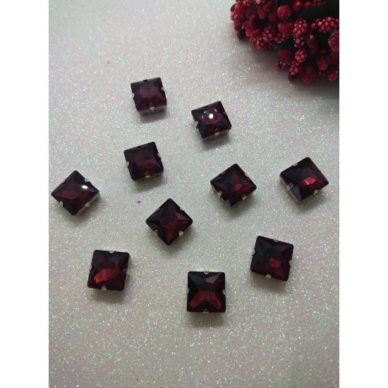 Стразы в цапах "Квадрат" цв. винный, цена за 1 шт